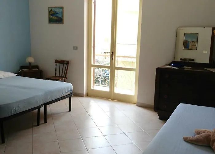 Vacanze Della Corte 度假居 *